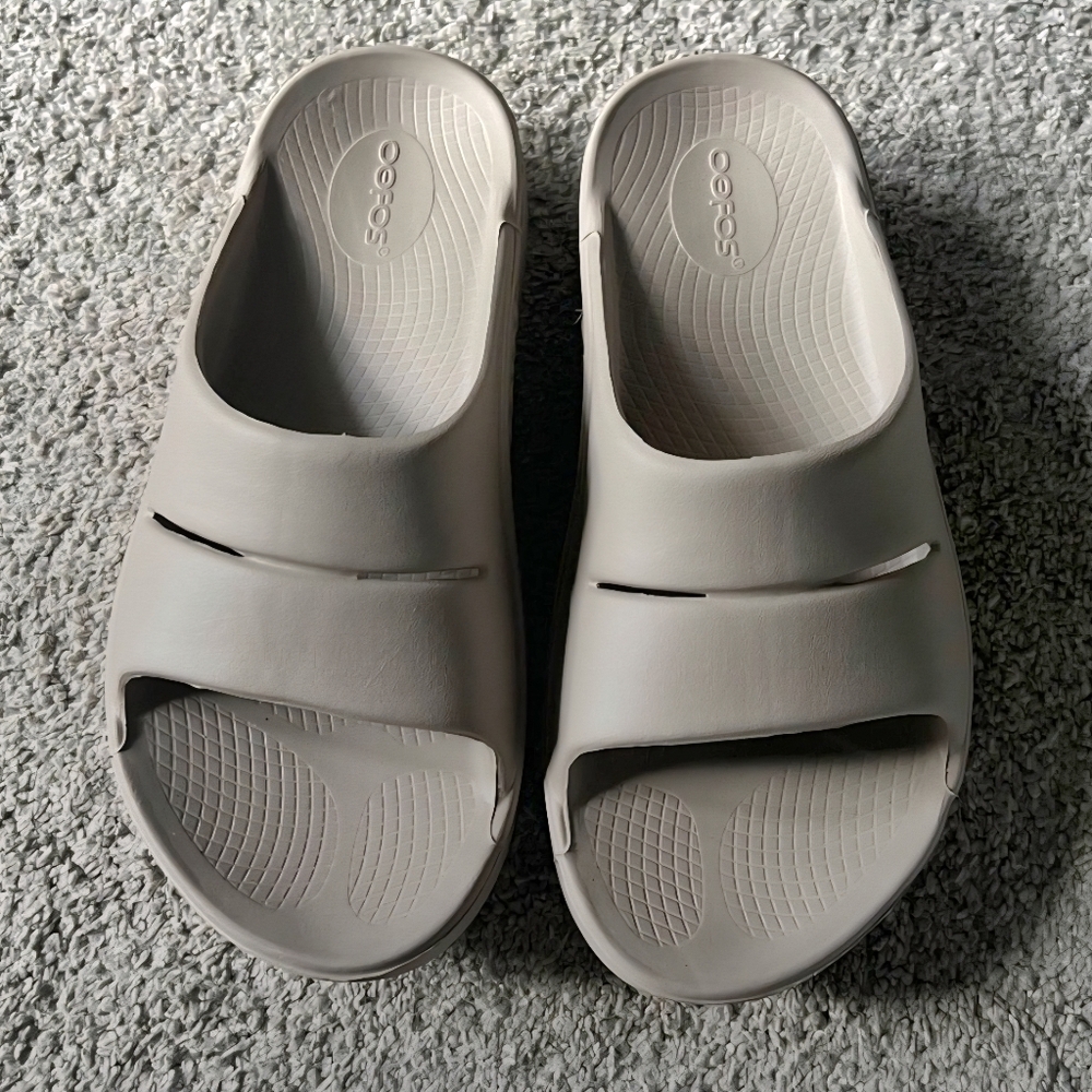 Oofos Women's Beige Slide Nomad